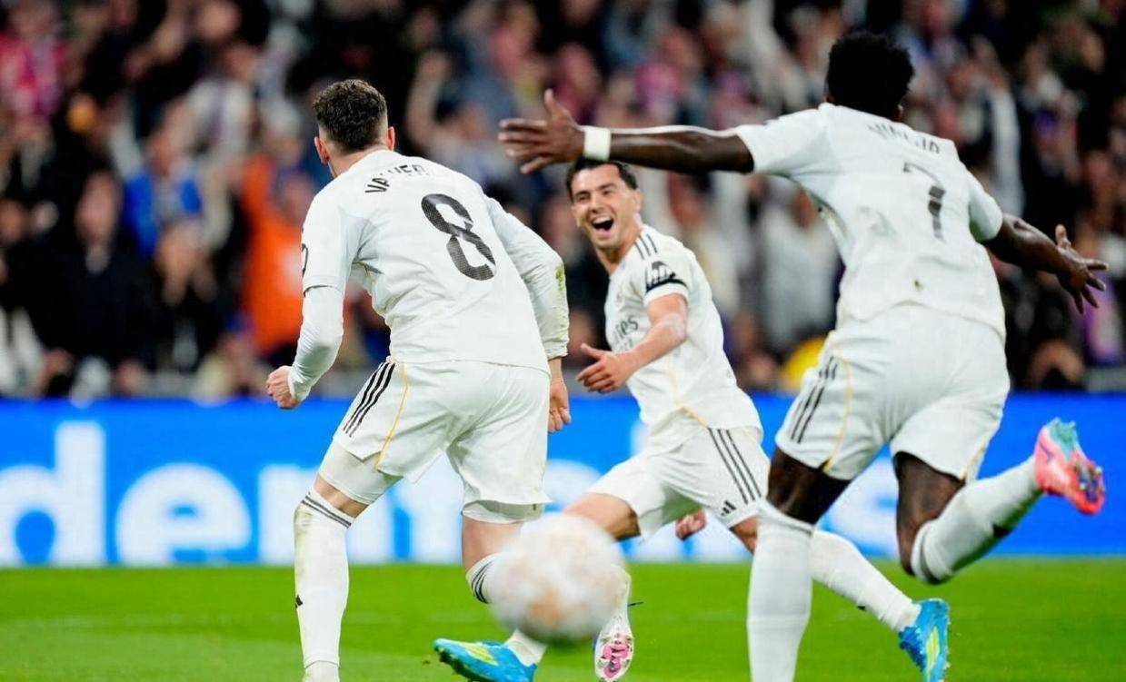 3-2绝杀翻盘！皇马拿下德比大战，西甲争冠稳扎稳打，与巴萨仅差四分